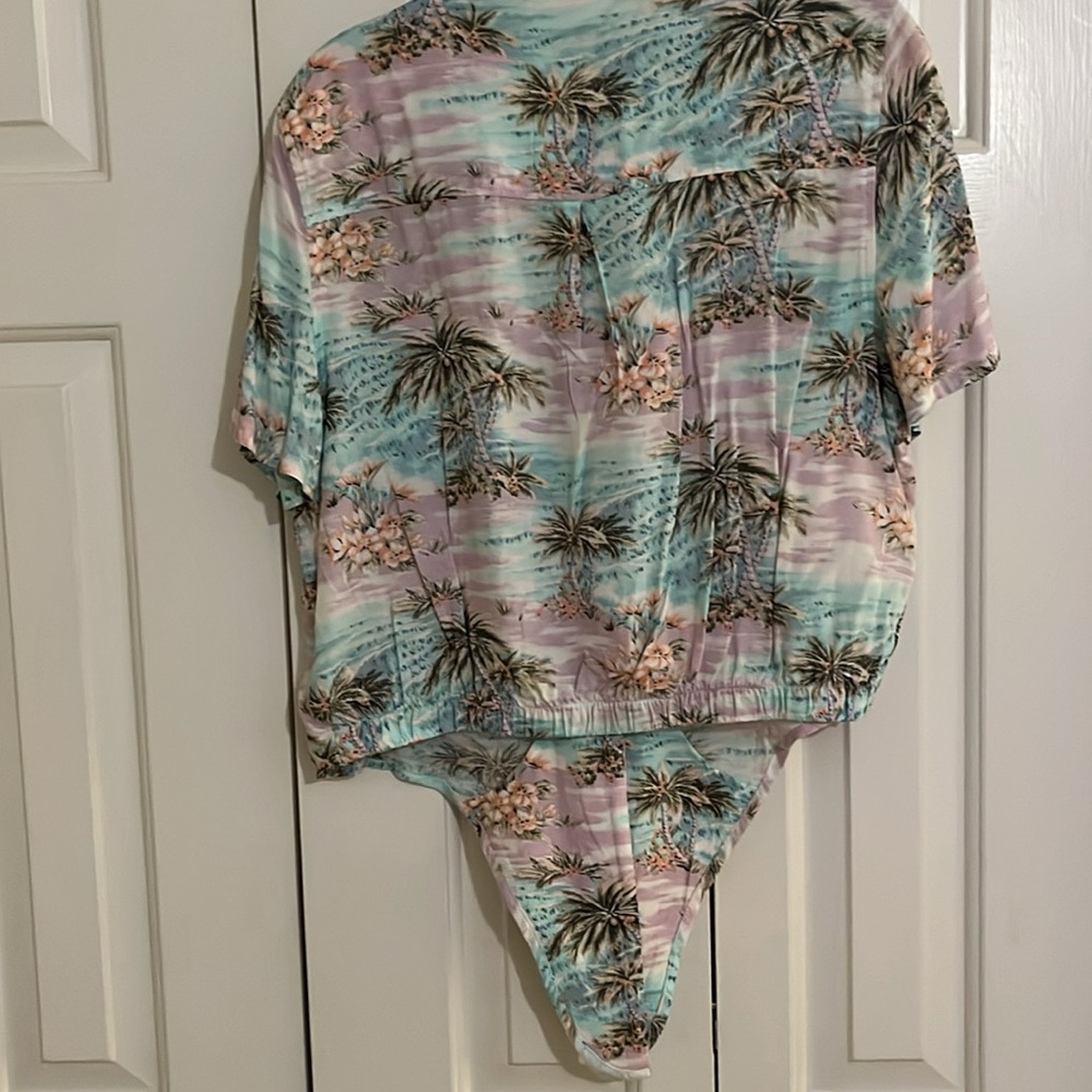 NWT American Eagle super soft palm tree tropical top size medium - Picture 6 of 9